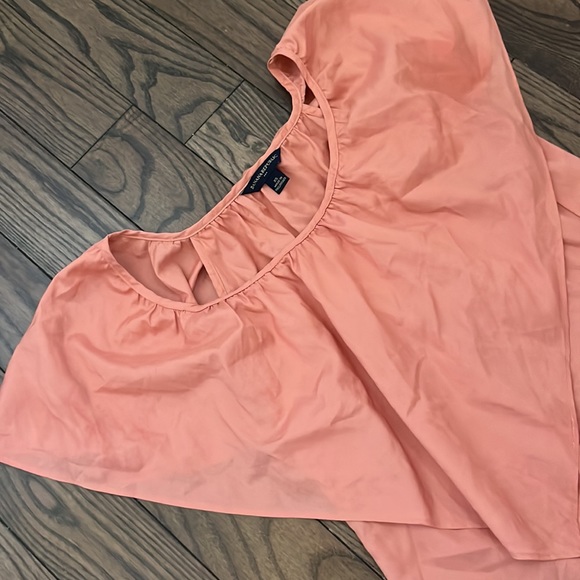 Banana Republic soft satin blouse in salmon pink! XS! - Picture 2 of 5
